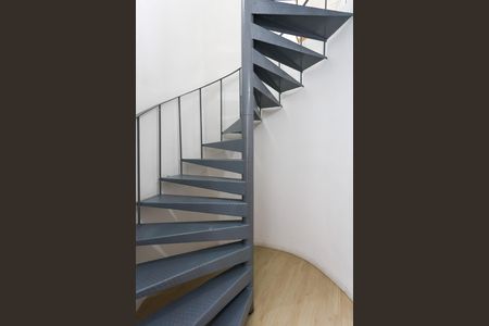 Escada de apartamento à venda com 1 quarto, 40m² em Vila Andrade, São Paulo