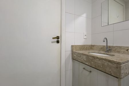 Banheiro de apartamento para alugar com 1 quarto, 37m² em Vila Galvão, Guarulhos
