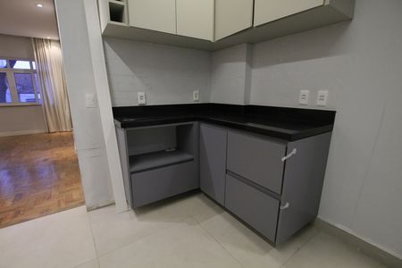 Apartamento para alugar com 2 quartos, 70m² em Aclimação, São Paulo
