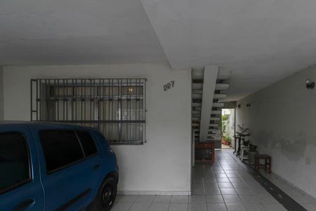 Garagem de casa à venda com 2 quartos, 240m² em Vila Prudente, São Paulo