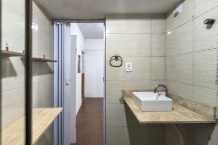 Casa de condomínio para alugar com 40m², 2 quartos e sem vaga Casa de condomínio para alugar com 40m², 2 quartos e sem vagaBanheiro