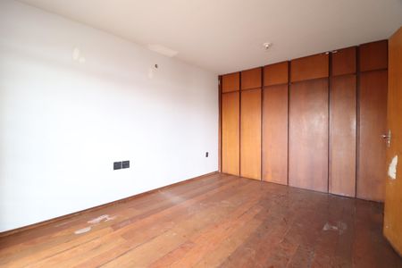 Casa para alugar com 250m², 3 quartos e 5 vagasQuarto 2 - Suíte