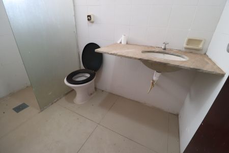 Casa para alugar com 250m², 3 quartos e 5 vagasBanheiro do Quarto 3
