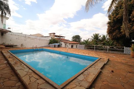 Piscina de casa para alugar com 3 quartos, 250m² em Cidade Jardim, Uberlândia