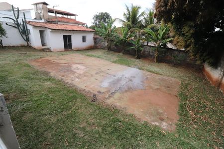 Quintal de casa para alugar com 3 quartos, 250m² em Cidade Jardim, Uberlândia