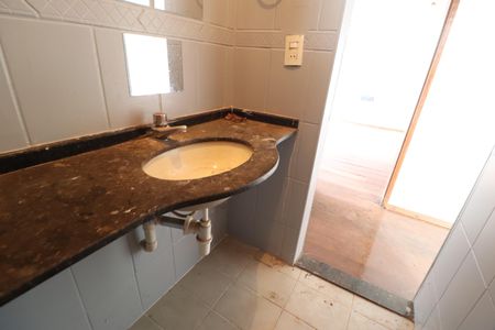 Casa para alugar com 250m², 3 quartos e 5 vagasBanheiro Social