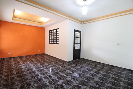 Casa para alugar com 3 quartos, 300m² em Tubalina, Uberlândia