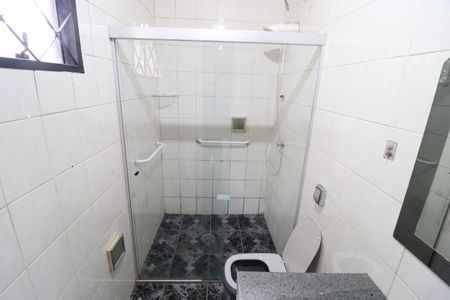 Casa para alugar com 300m², 3 quartos e 6 vagasBanheiro do Quarto 3