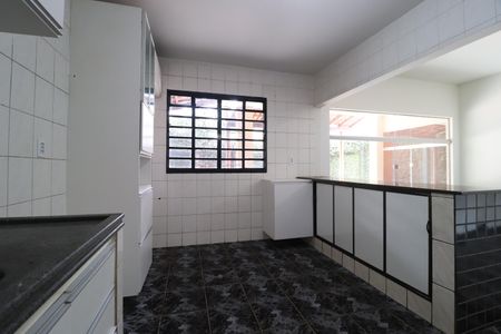 Casa para alugar com 300m², 3 quartos e 6 vagasCozinha