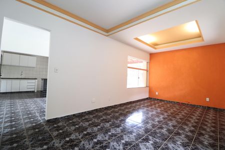 Casa para alugar com 300m², 3 quartos e 6 vagasSala