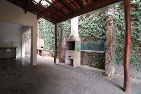 Casa para alugar com 300m², 3 quartos e 6 vagasChurrasqueira