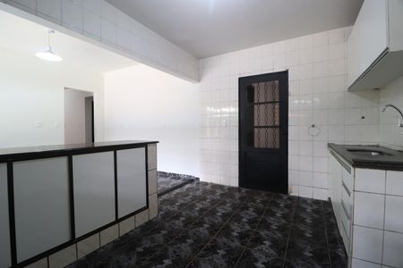 Casa para alugar com 300m², 3 quartos e 6 vagasCozinha
