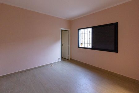 Casa à venda com 240m², 3 quartos e 5 vagasQuarto 2 suíte