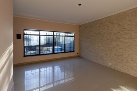 Casa à venda com 240m², 3 quartos e 5 vagasSala