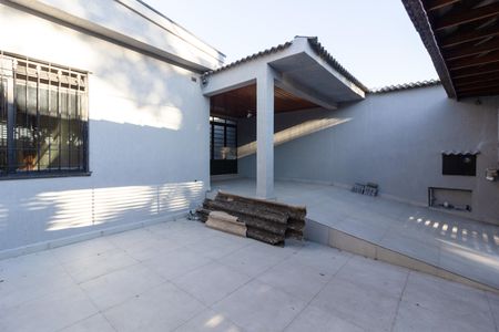 Garagem de casa à venda com 3 quartos, 240m² em Jardim Cocaia, Guarulhos