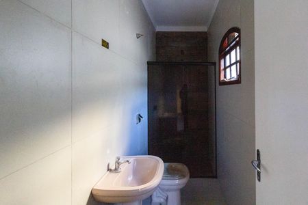 Casa à venda com 240m², 3 quartos e 5 vagasBanheiro do Quarto 2 suíte