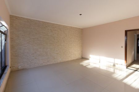 Sala de casa à venda com 3 quartos, 240m² em Jardim Cocaia, Guarulhos