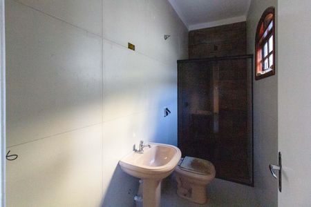 Casa à venda com 240m², 3 quartos e 5 vagasBanheiro do Quarto 2 suíte