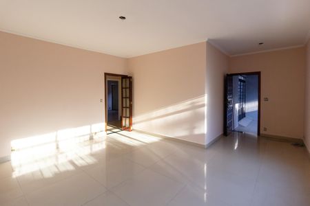 Sala de casa à venda com 3 quartos, 240m² em Jardim Cocaia, Guarulhos