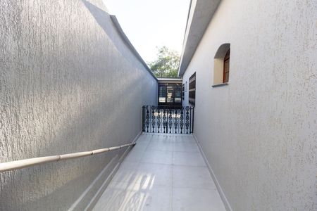 Casa à venda com 240m², 3 quartos e 5 vagasCorredor