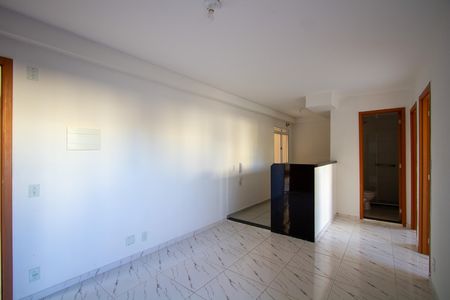 Sala de apartamento para alugar com 2 quartos, 83m² em Maria Paula, São Gonçalo
