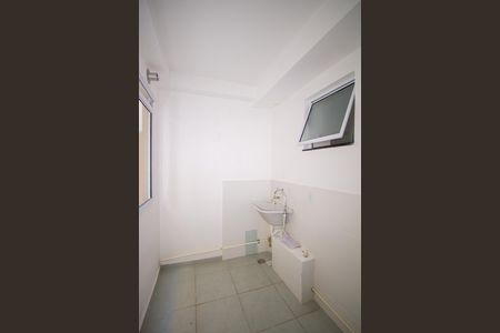 Área de Serviço de apartamento para alugar com 2 quartos, 83m² em Maria Paula, São Gonçalo