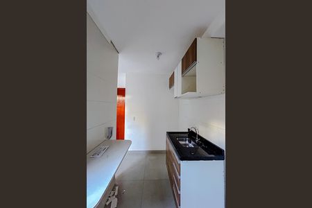 Cozinha e Área de Serviço de apartamento para alugar com 2 quartos, 40m² em Parque São Jorge, São Paulo