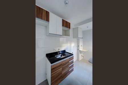 Cozinha e Área de Serviço de apartamento para alugar com 2 quartos, 40m² em Parque São Jorge, São Paulo
