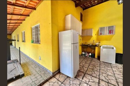 Casa à venda com 3 quartos, 262m² em Lúcio de Abreu, Contagem