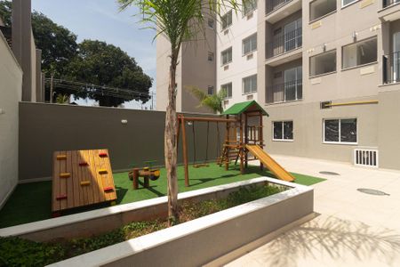 Apartamento à venda com 48m², 2 quartos e 1 vaga Apartamento à venda com 48m², 2 quartos e 1 vagaÁrea comum - Playground