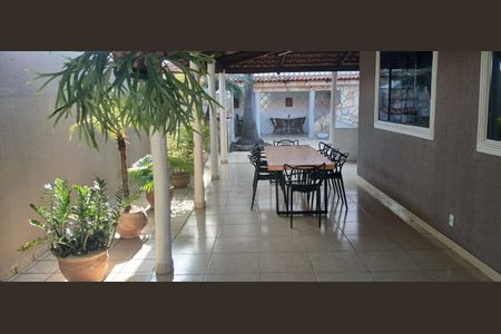 Casa à venda com 3 quartos, 287m² em Jardim Atlantico, Goiânia