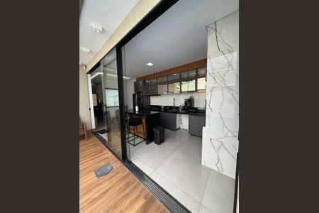 Casa à venda com 3 quartos, 138m² em Jardim Balneario Meia Ponte, Goiânia