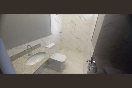 Casa à venda com 135m², 3 quartos e 4 vagas
