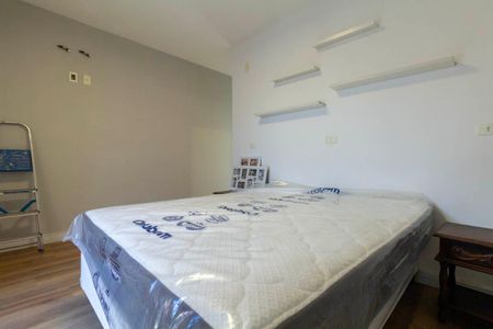 Quarto 1 de casa para alugar com 3 quartos, 300m² em Chácara Seis de Outubro, São Paulo