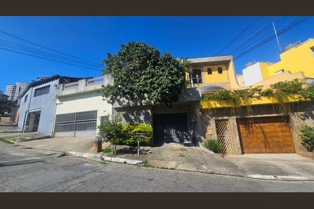 Fachada de casa para alugar com 3 quartos, 300m² em Chácara Seis de Outubro, São Paulo