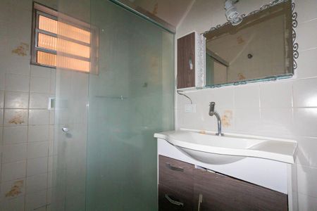 Casa 2 - Banheiro social de casa à venda com 4 quartos, 195m² em Jardim Santa Teresinha, São Paulo