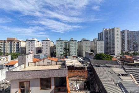 Vista da área externa de casa à venda com 4 quartos, 195m² em Jardim Santa Teresinha, São Paulo