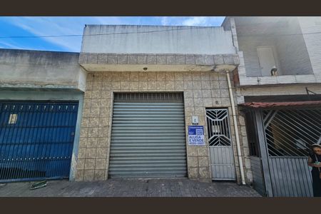 Fachada de casa à venda com 4 quartos, 195m² em Jardim Santa Teresinha, São Paulo