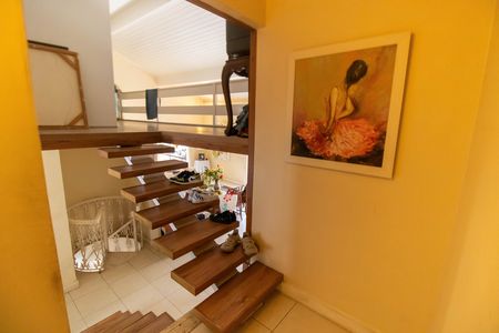 Hall de casa de condomínio à venda com 4 quartos, 1155m² em Itaipu, Niterói