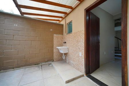 Área de Serviço de casa para alugar com 2 quartos, 75m² em Real Parque, São José