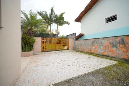 Garagem de casa para alugar com 2 quartos, 75m² em Real Parque, São José