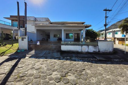 Fachada de casa de condomínio para alugar com 5 quartos, 252m² em Itaupuaçu, Maricá