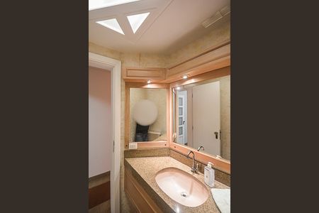Apartamento à venda com 152m², 3 quartos e 2 vagasLavabo
