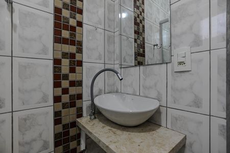 Apartamento para alugar com 56m², 2 quartos e 1 vaga Apartamento para alugar com 56m², 2 quartos e 1 vagaBanheiro