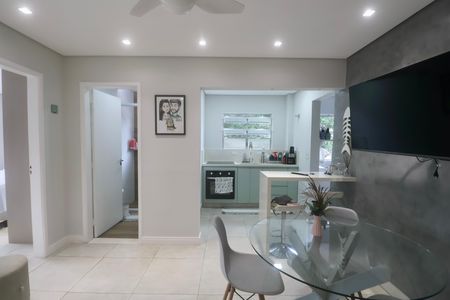 Sala de apartamento para alugar com 2 quartos, 50m² em Vila Alzira, Guarujá