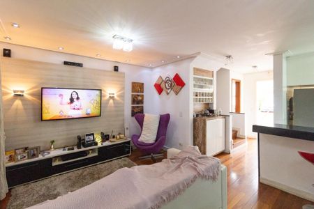 Sala de casa de condomínio para alugar com 3 quartos, 120m² em Chácara Quiriri, Carapicuíba