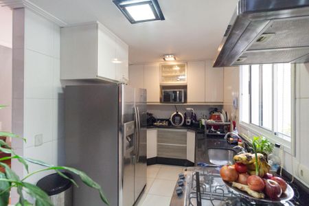 Cozinha de casa de condomínio para alugar com 3 quartos, 120m² em Chácara Quiriri, Carapicuíba