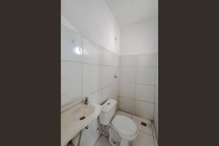 Banheiro de kitnet/studio para alugar com 1 quarto, 15m² em Cambuci, São Paulo