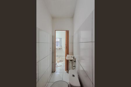 Banheiro de kitnet/studio para alugar com 1 quarto, 15m² em Cambuci, São Paulo