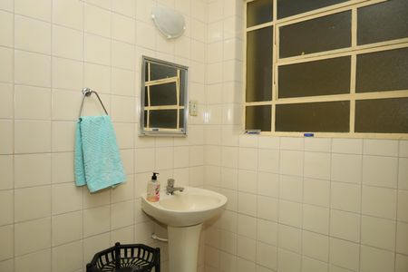 Casa à venda com 312m², 6 quartos e 6 vagasBanheiro 1 - Suíte
